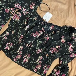 Forever 21 floral cropped long sleeve top Ox never worn new with tags